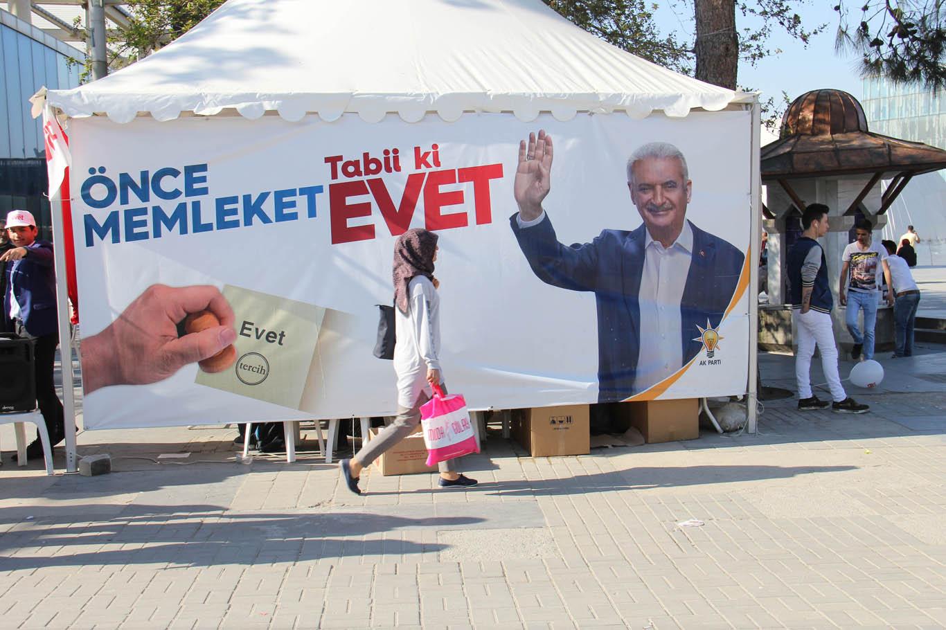 Bursalılar referanduma bir gün kala duygu ve düşüncelerini anlattılar Bursalılar referanduma bir gün kala duygu ve düşüncelerini anlattılar